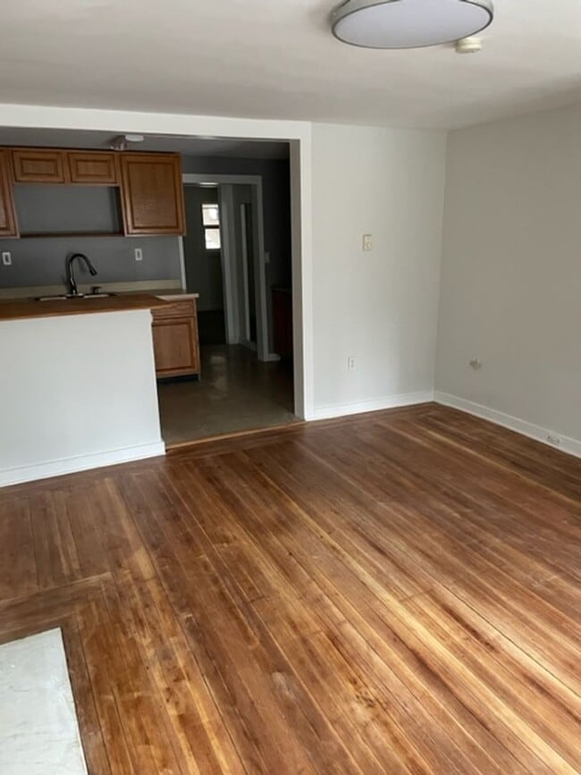 Building Photo - 3 Dana Ave