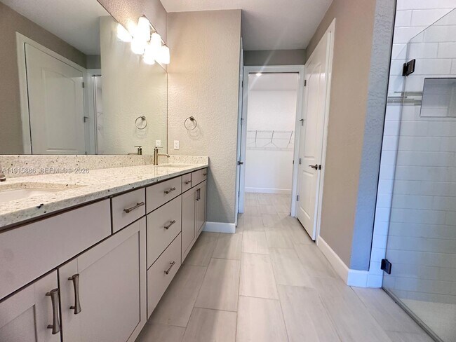 Foto del edificio - 4016 Basket Oak Cir