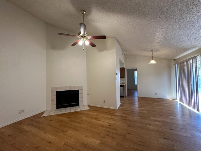 Foto del edificio - 9933 Ardash Ln