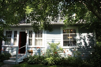 Building Photo - 406 Colchester Ave