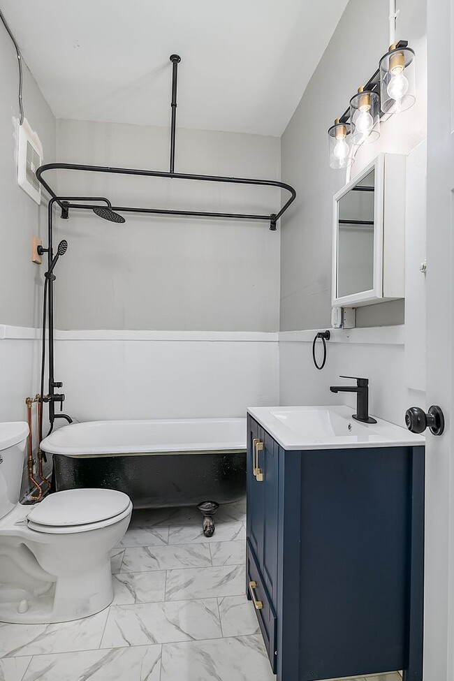 Interior Photo - Heritage Manor