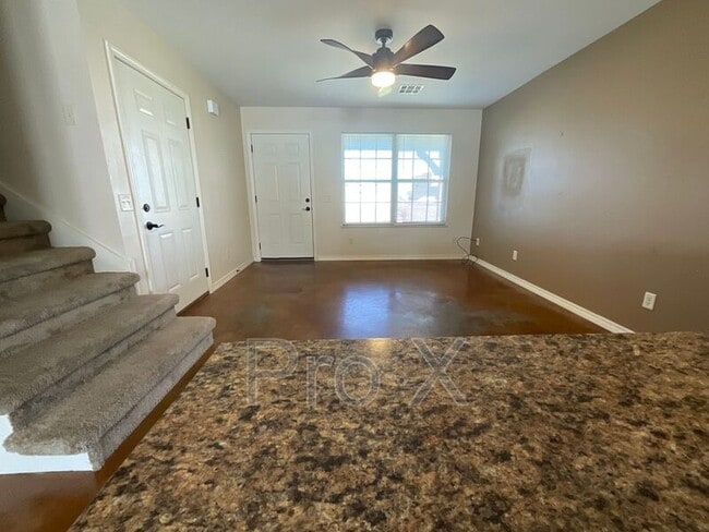 Building Photo - 408 Carson Way