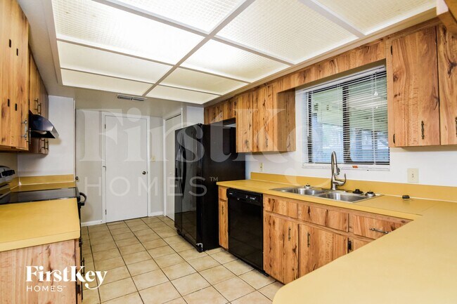 Foto del edificio - 5017 Kingswood Dr
