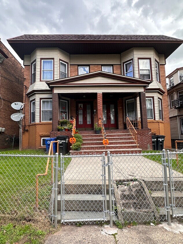 Primary Photo - 129-131 Cherry St