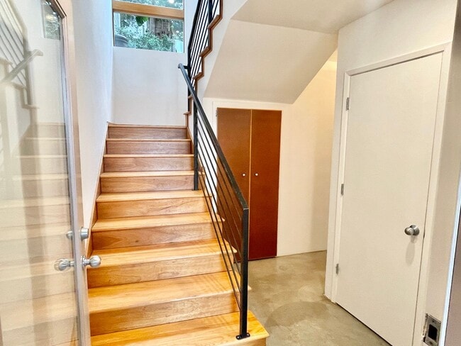 Building Photo - Spectacular, Modern 3BR/2BA Noe Valley Hom...