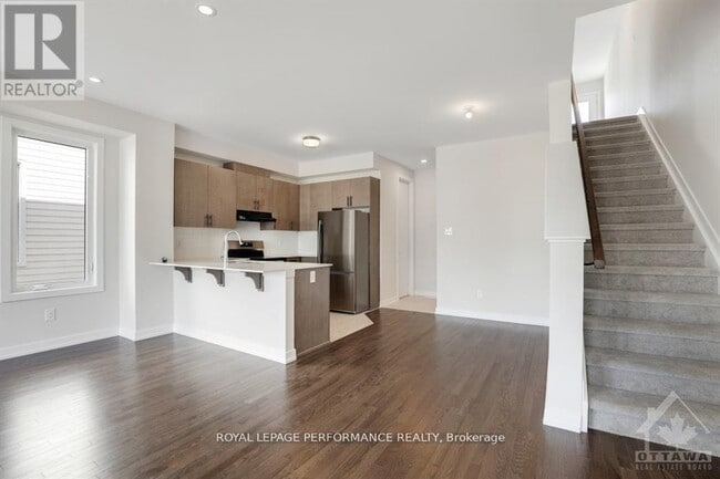 Building Photo - 522 Oldenburg Ave