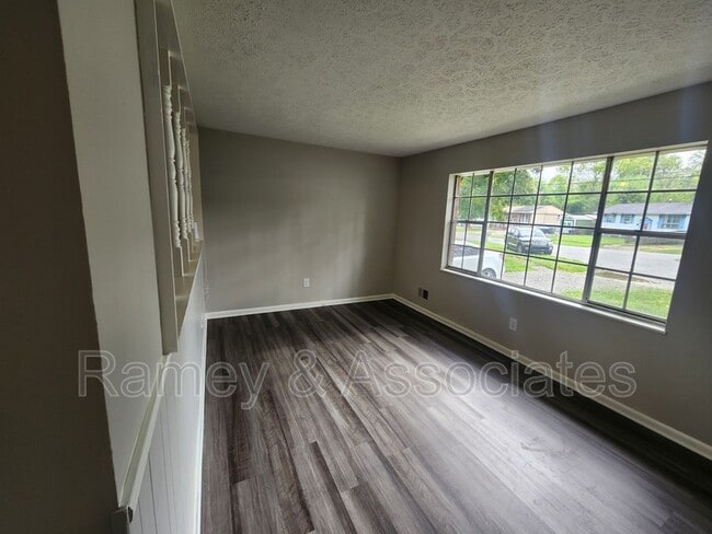 Building Photo - 10210 Nola Dr