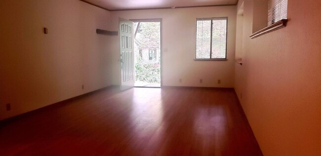 Foto del edificio - 1 Bedroom Unit in the Trees