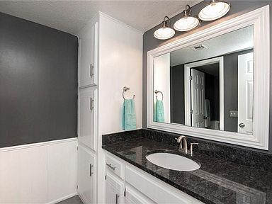 Foto del edificio - 10605 White Oak Canyon Rd