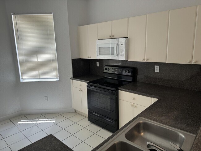Building Photo - 3516 Shoma Dr