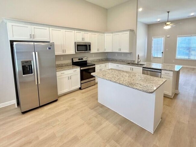 Foto del edificio - Now Leasing in Millington @ Winstone. 5 Bedroom 3 Bath Available Now!