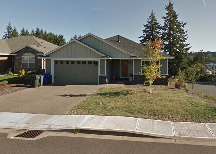 Primary Photo - Single Story 4 Bedroom Home w/A/C & More -...