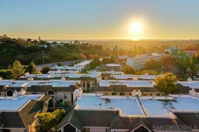 Foto del edificio - 3733 Balboa Ter