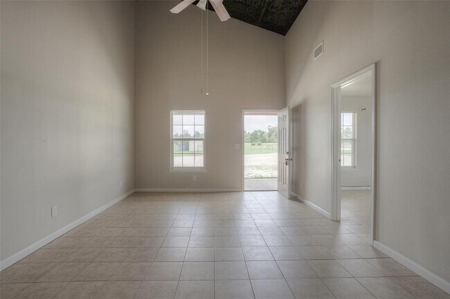 Building Photo - 875 FM 1696