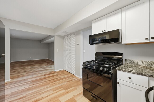 Foto del edificio - 5039 Chambers Dr