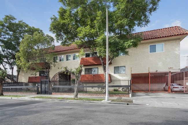 Building Photo - 425 N Hobart Blvd