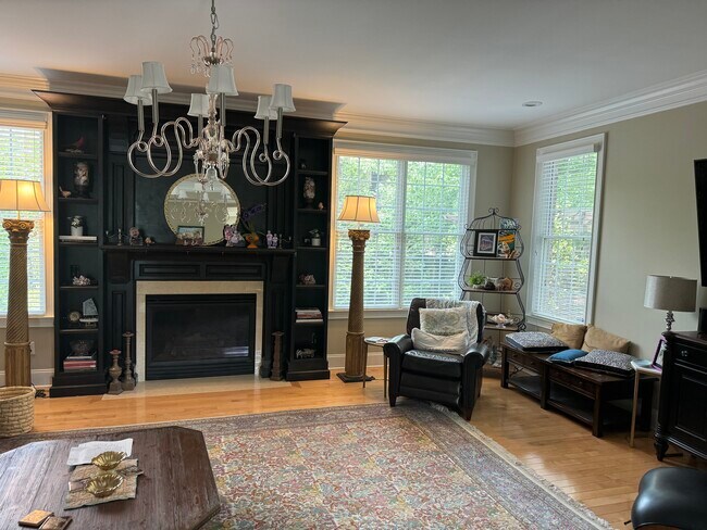 Building Photo - 9308 Club Hill Dr