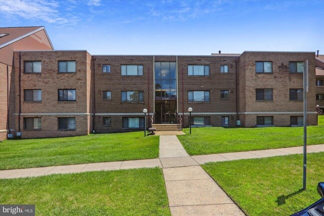 Building Photo - 11507 Amherst Ave