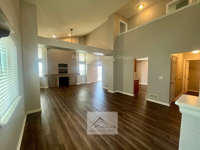 Foto del edificio - 4540 Laramie Sky Dr