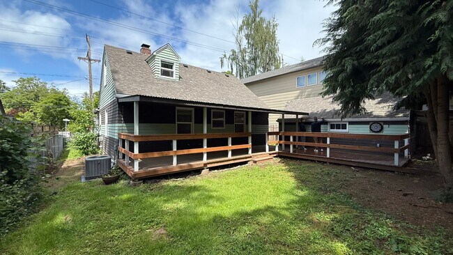 Foto del edificio - Charming 4-Bedroom, 2-Bath Home in the Hea...