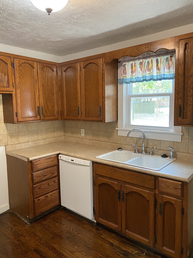 Kitchen - 408 S Chestnut St