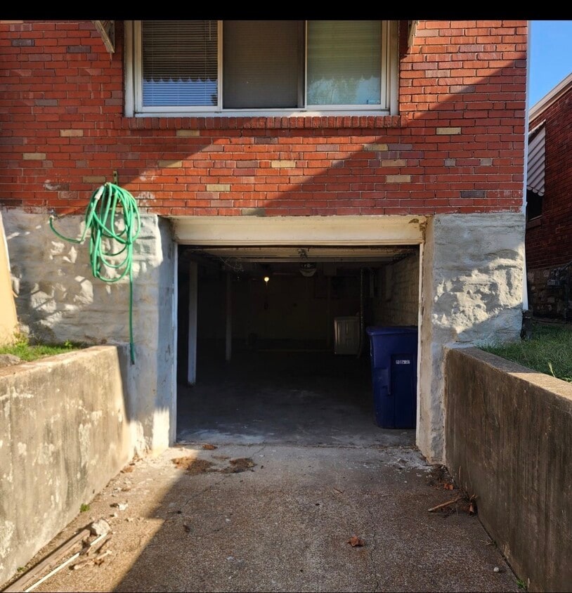 Foto principal - 1677 McLaran Ave