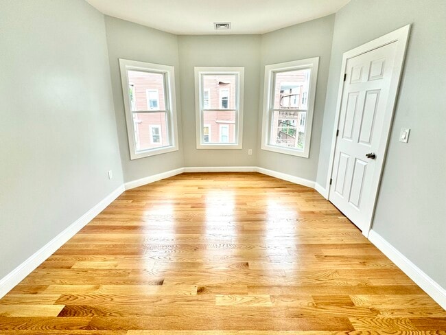 *Pictures are representative samples of the advertised unit. In some cases, the actual units you tou - 190 Hillside St