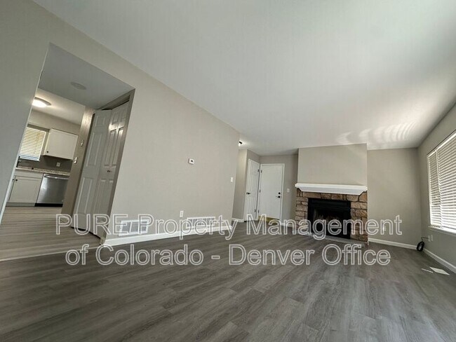 Foto del edificio - 4720 S Dudley St