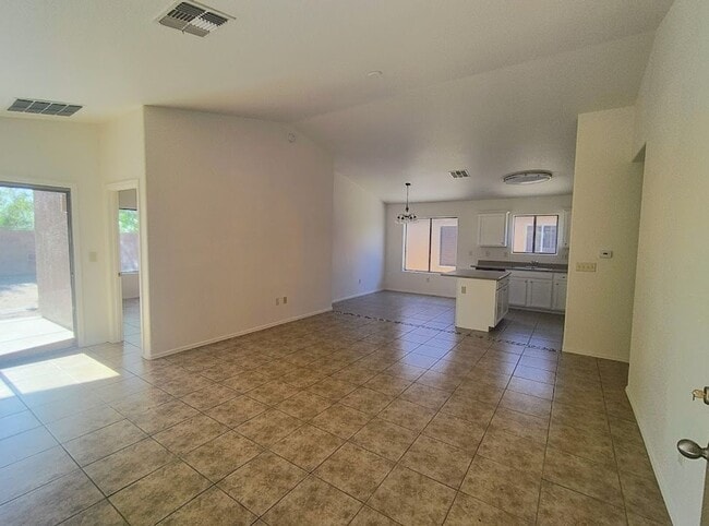 Foto del edificio - 7856 S Baja Stone Ave