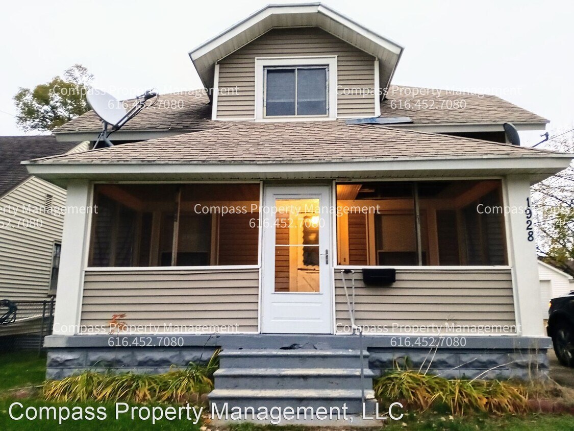 3 br, 1.5 bath House 1928 Alba Ave SW House Rental in Wyoming, MI