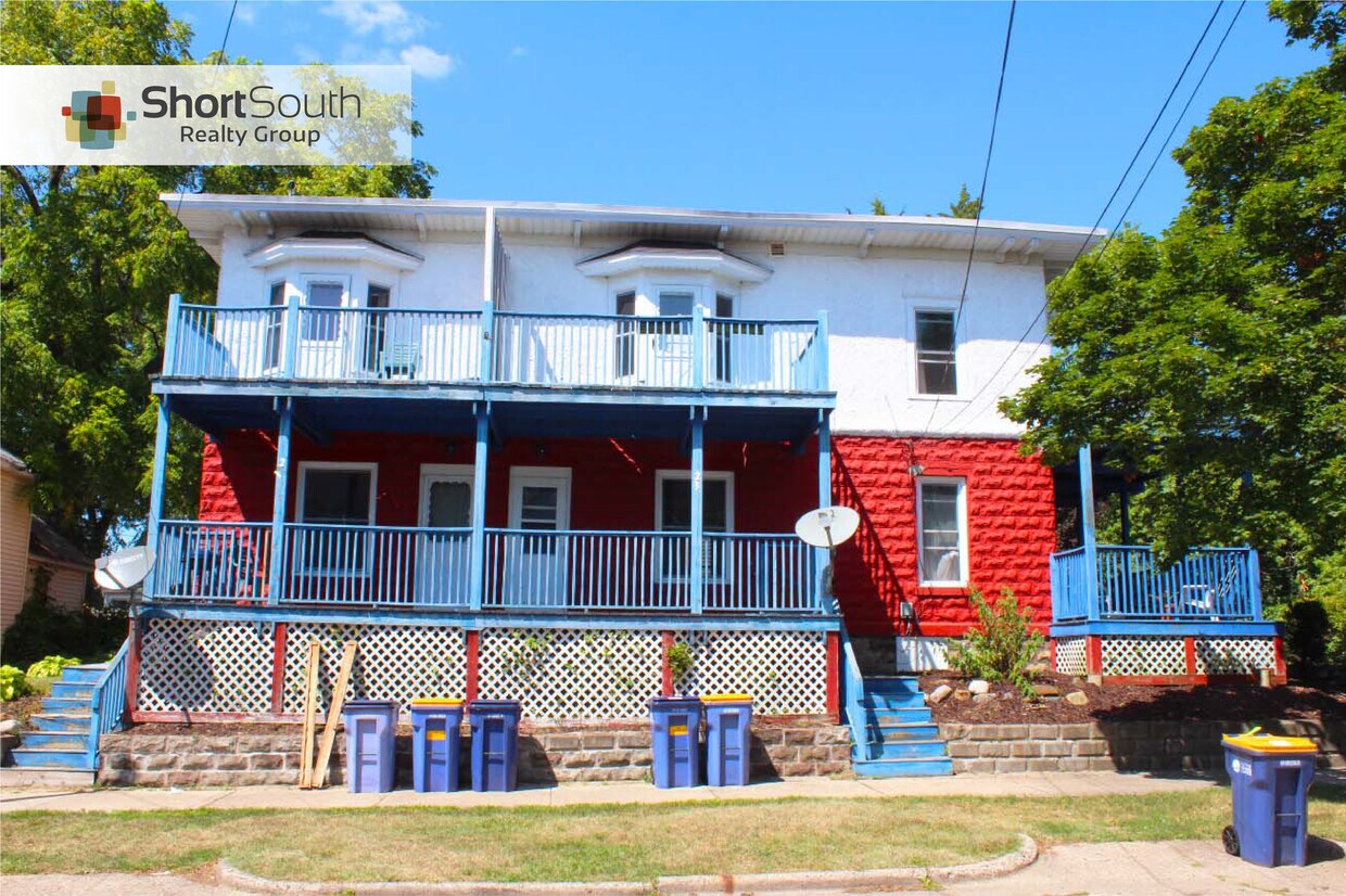 Foto principal - 23 Fairbanks St NE