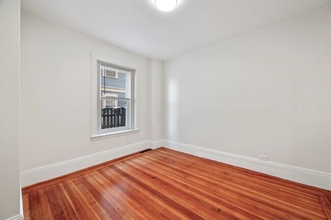 Foto del edificio - 307 Medford St