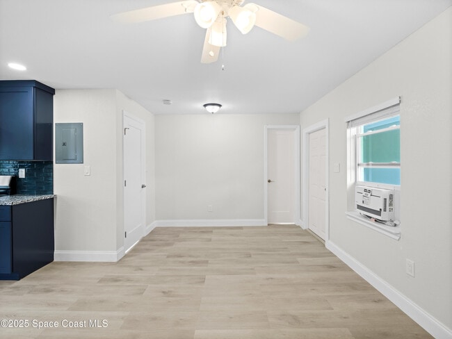 Foto del edificio - 101 Deland Ave