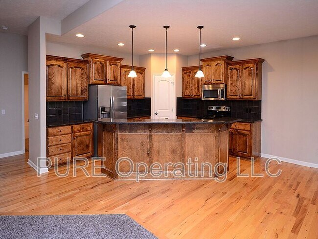 Building Photo - 509 S 182nd St