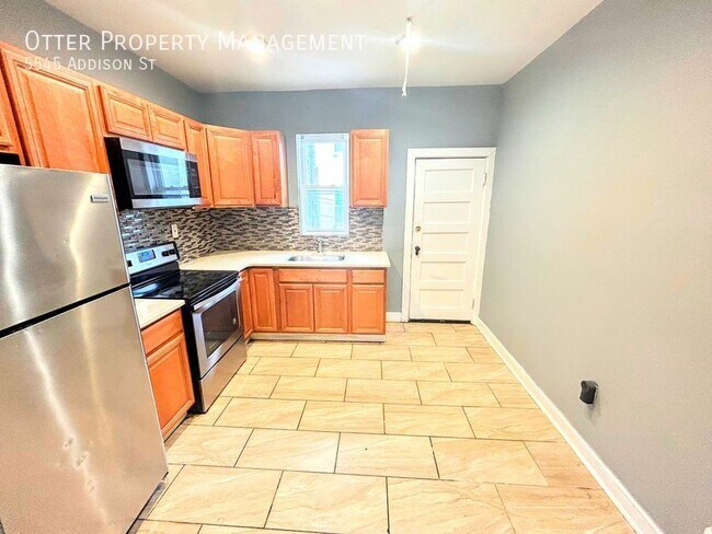 Foto del edificio - 5545 Addison St