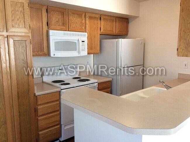 Foto del edificio - W Jordan Nice 3 Bed 2 Bath Townhome with pool