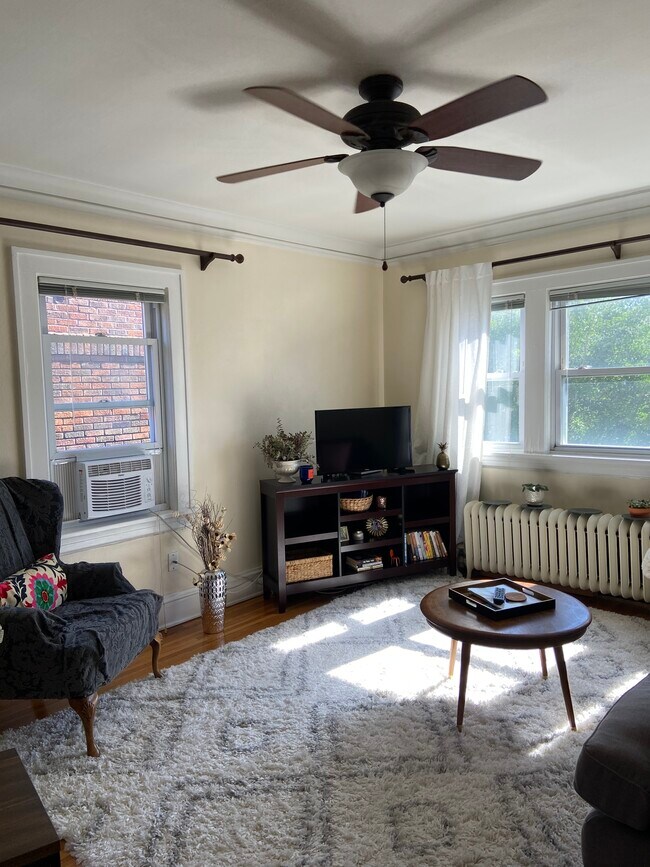 Foto del edificio - 3536 Emerson Ave S