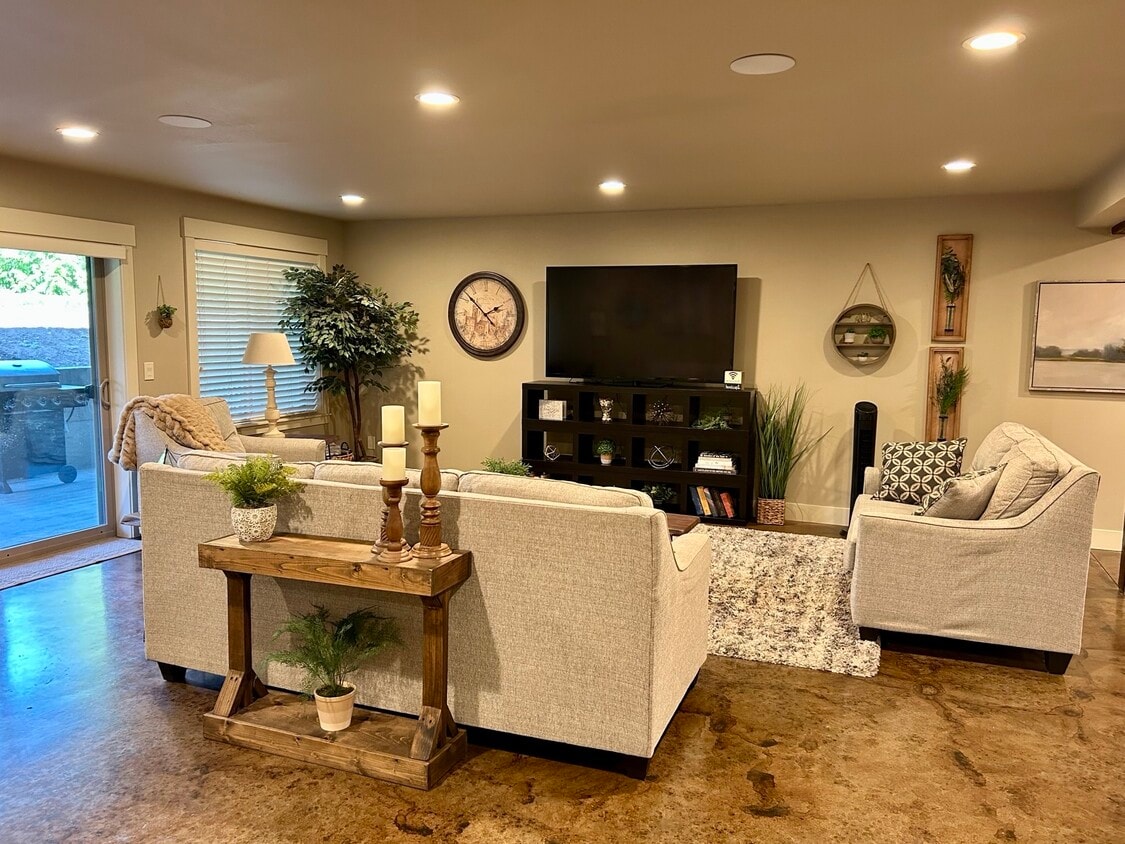 Foto principal - 6915 Edin Farms Ln