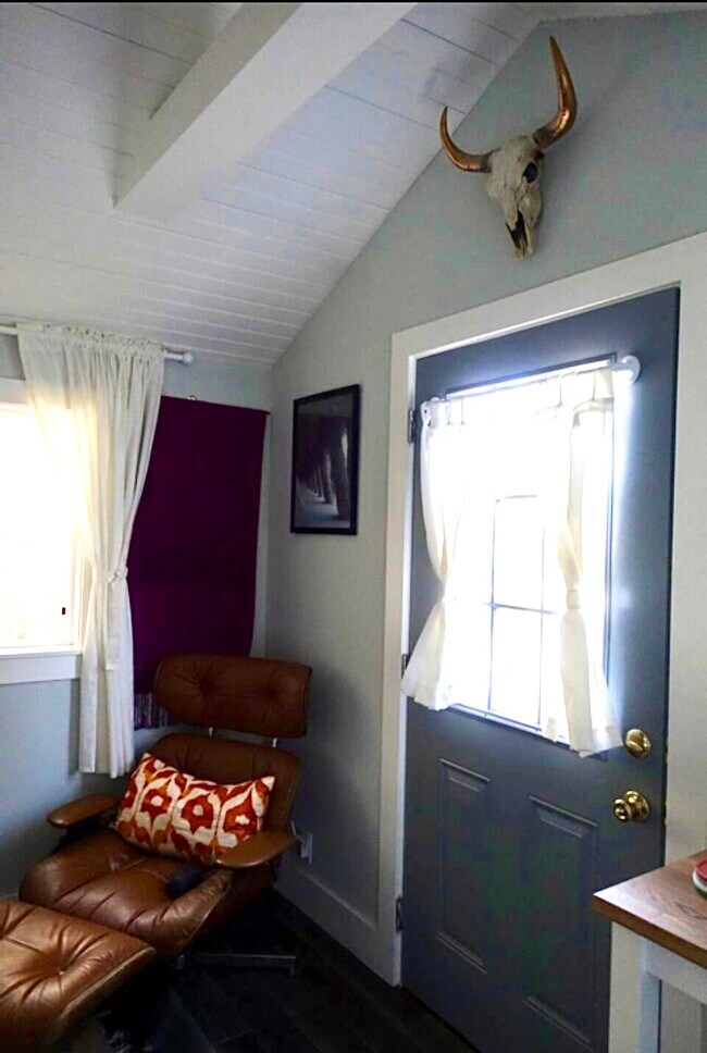 Foto del edificio - 575 Valle Vista Ave