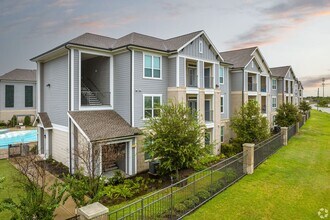 Building Photo - 24002 Colonial Pkwy