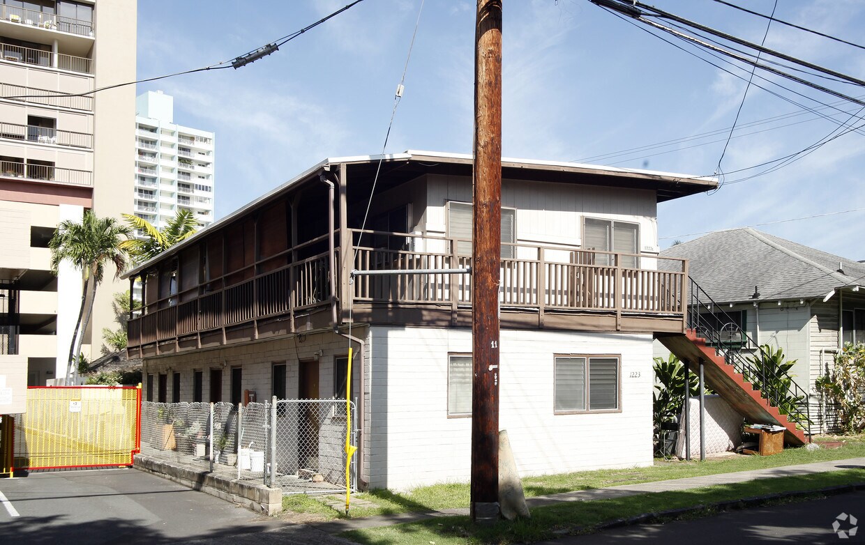Building Photo - 1223 Liholiho St