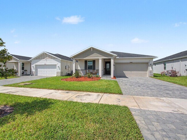 Foto del edificio - 9049 Dahlia Cir