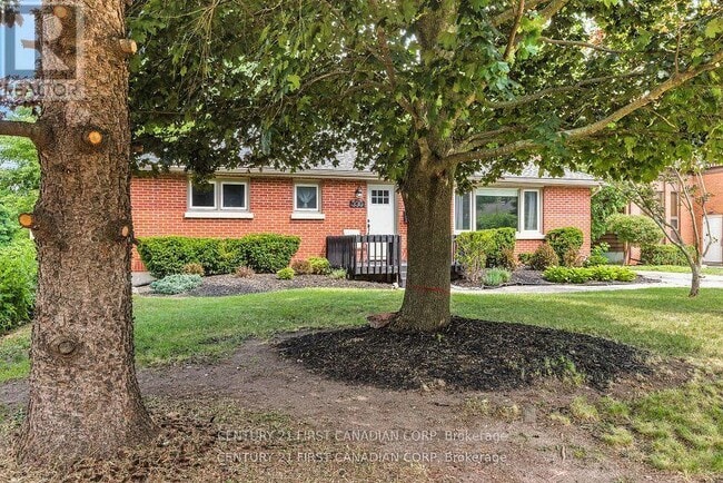 Building Photo - 330 Glenrose Dr