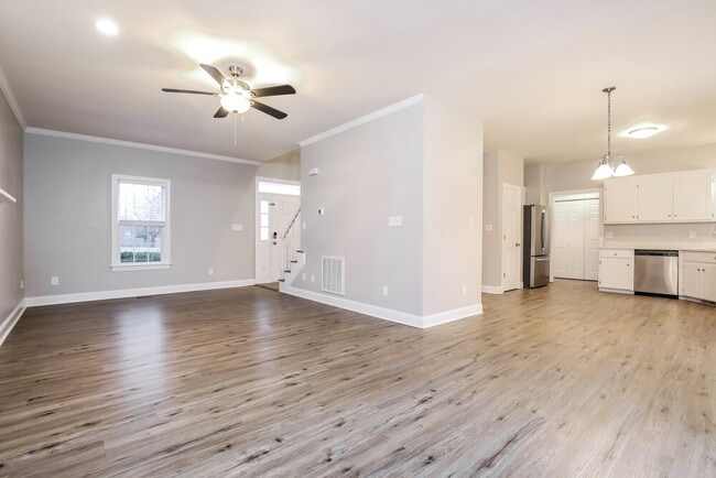 Building Photo - 14 Olde Charles Towne Ct