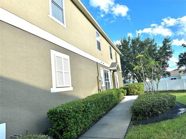 Building Photo - 1971 Estancia Cir