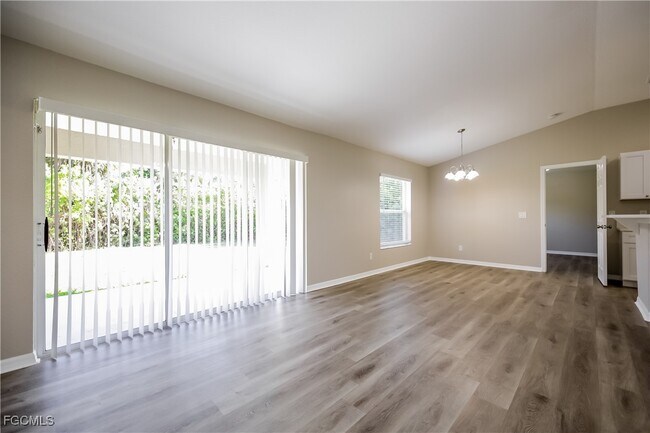 Foto del edificio - 3607 75th St W