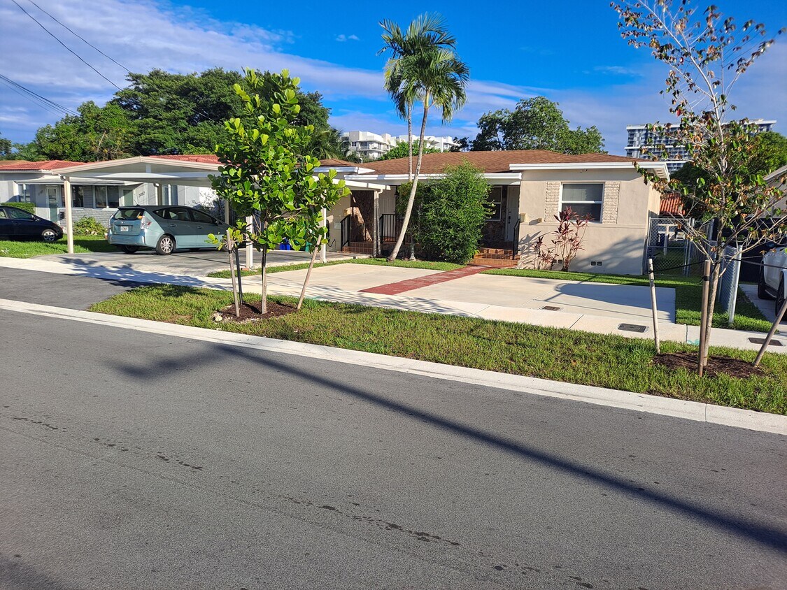 Front Street View - 2760 SW 25th St