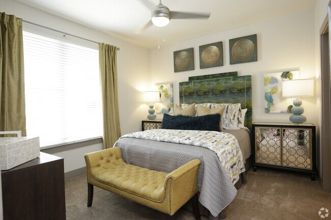 Foto del edificio - Up to 4 Weeks Free | Luxury 2-Bed in Conroe!