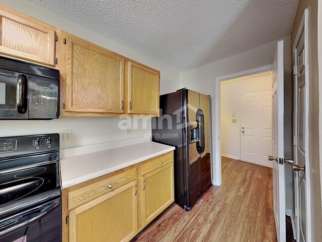 Foto del edificio - 15235 Follow Dr