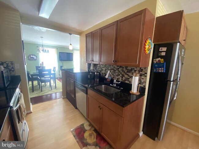 Foto del edificio - 8207 Stationhouse Ct
